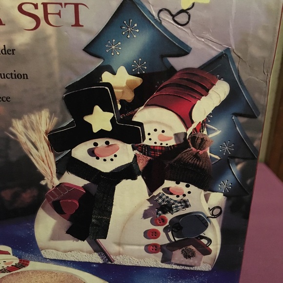 SNOWMAN COASTER SET 6 Wooden Cork Coasters Holder w/fabric scarfs, hats & bows - Picture 9 of 10